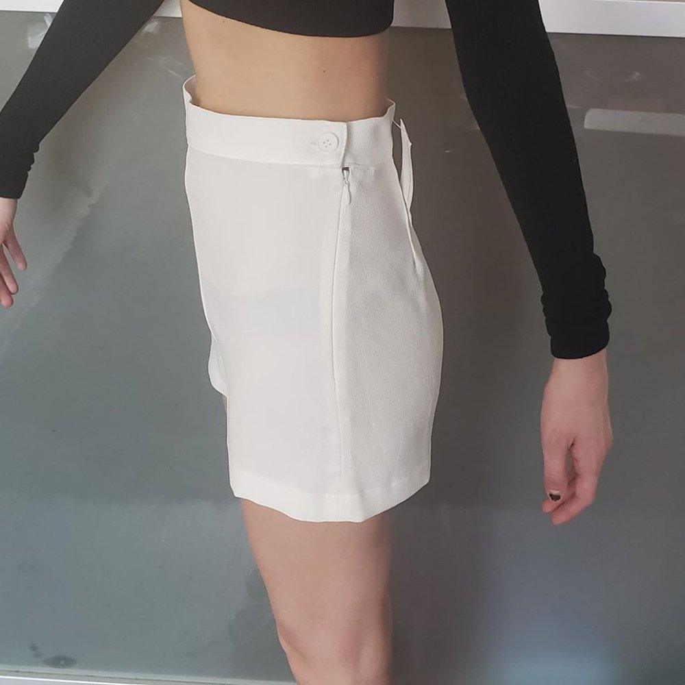 Crepe Side Button Short - Picture 2 of 4
